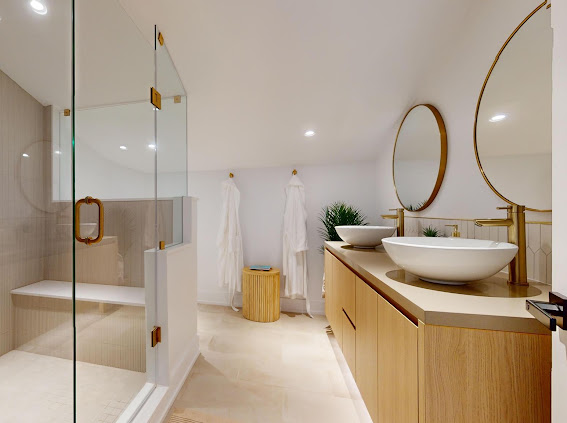 Ensuite bath with double vessel sinks